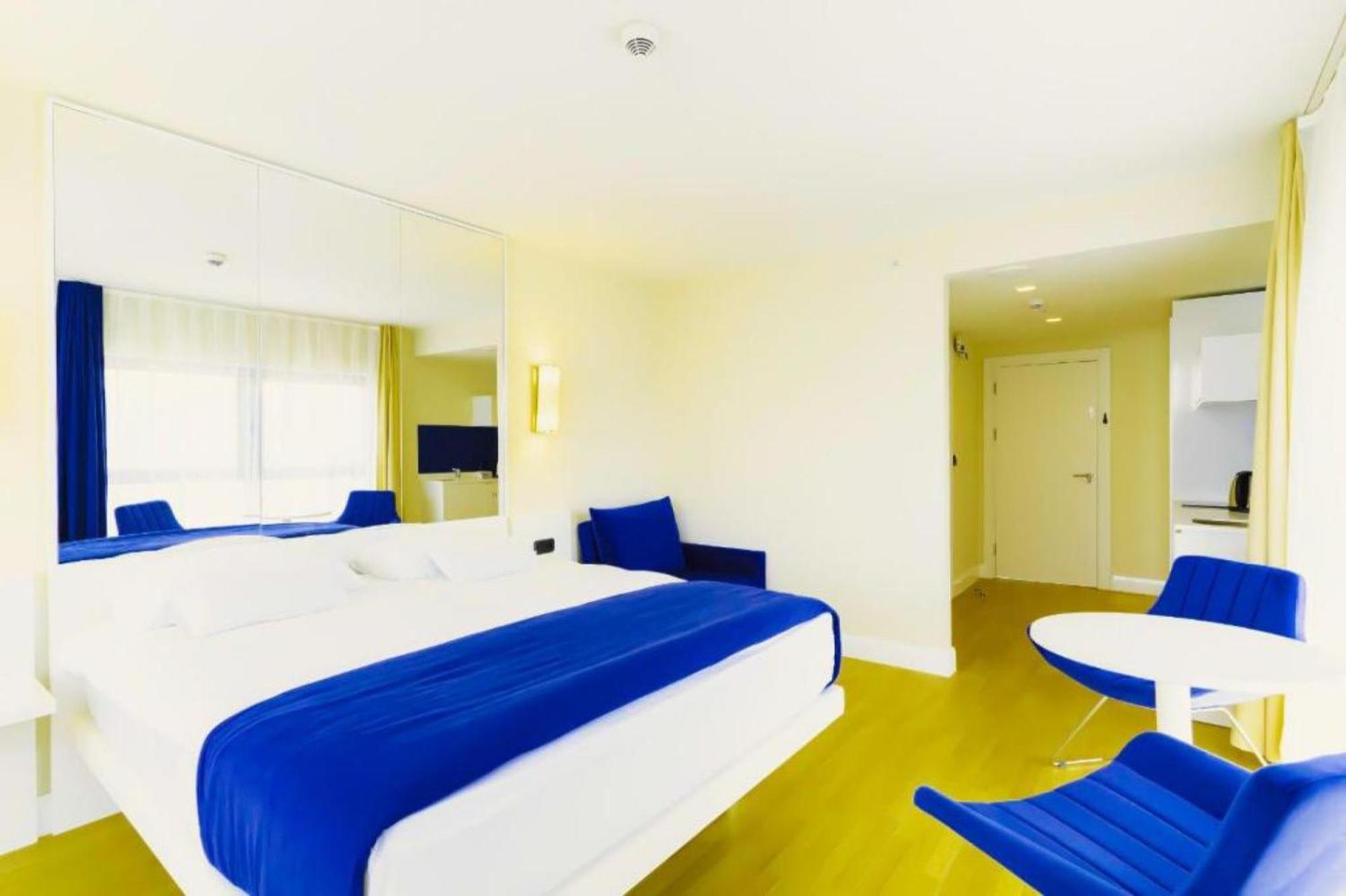 Delux Sea View Aparthotel In Orbi City Batumi Exteriér fotografie