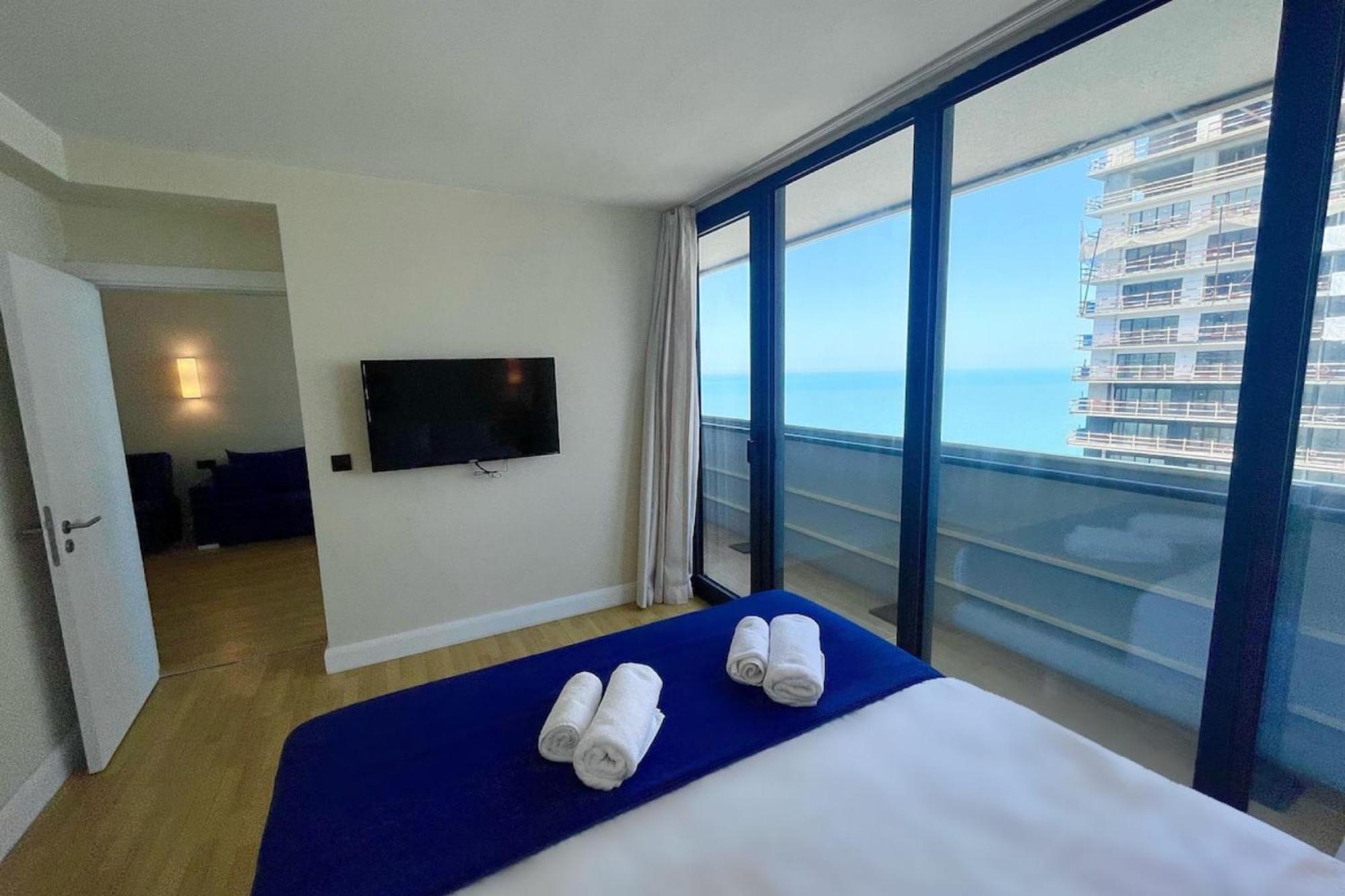 Delux Sea View Aparthotel In Orbi City Batumi Exteriér fotografie