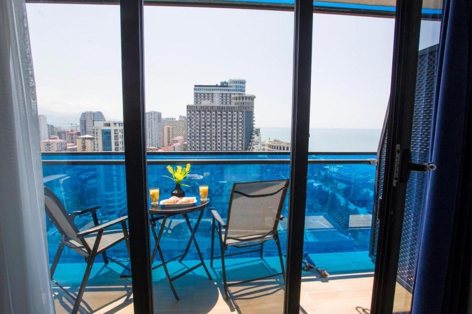 Delux Sea View Aparthotel In Orbi City Batumi Exteriér fotografie