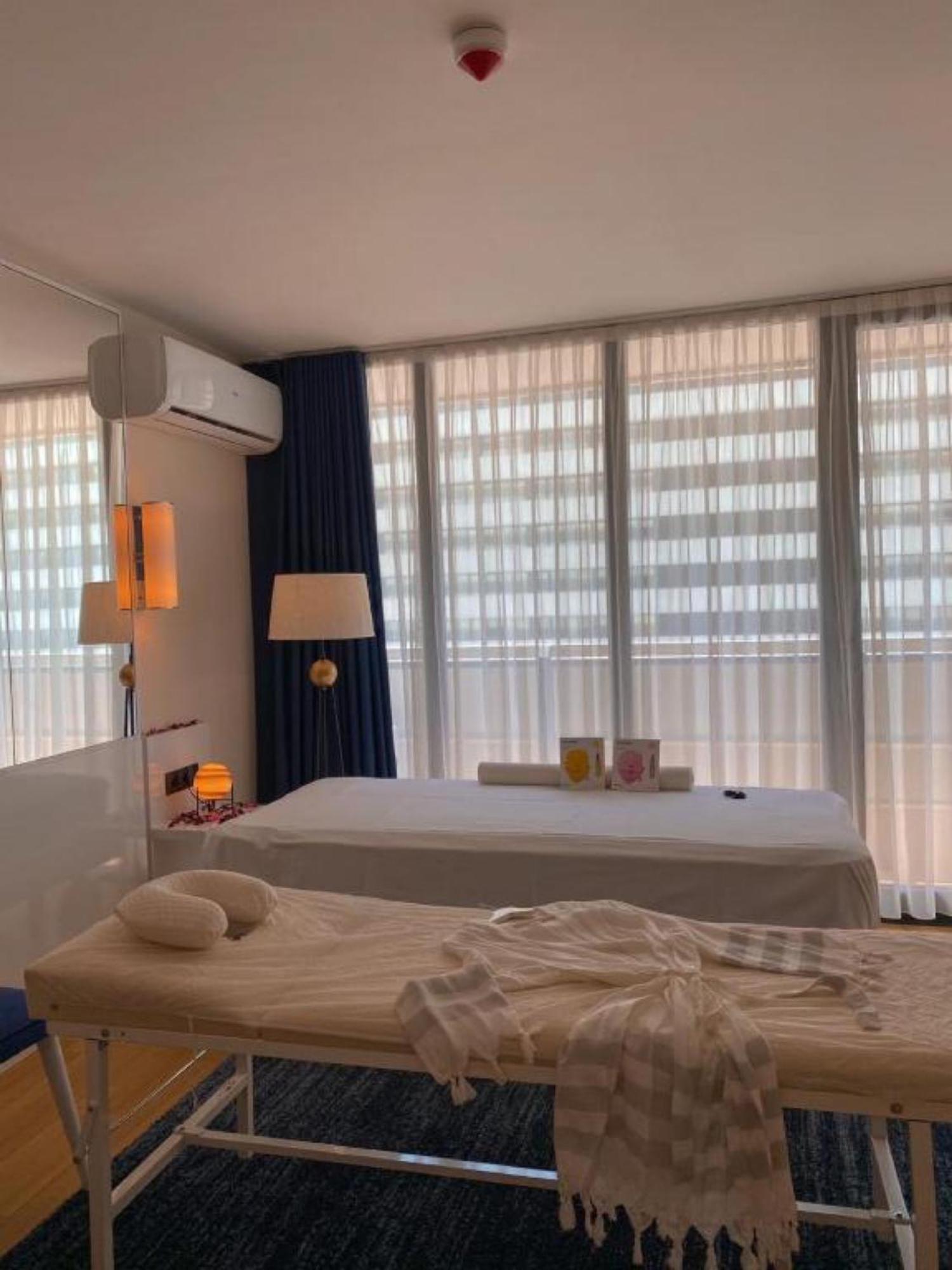 Delux Sea View Aparthotel In Orbi City Batumi Exteriér fotografie